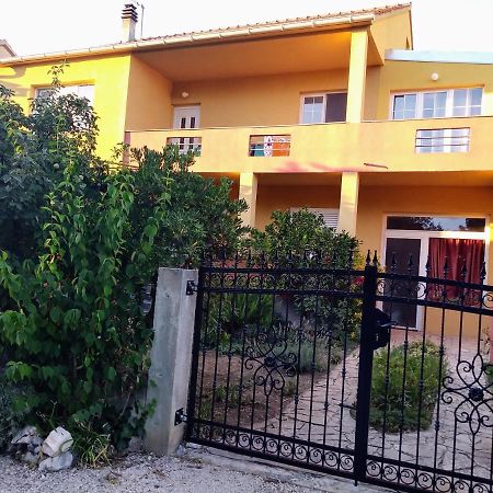 Apartments Mira Biograd Na Moru Ngoại thất bức ảnh