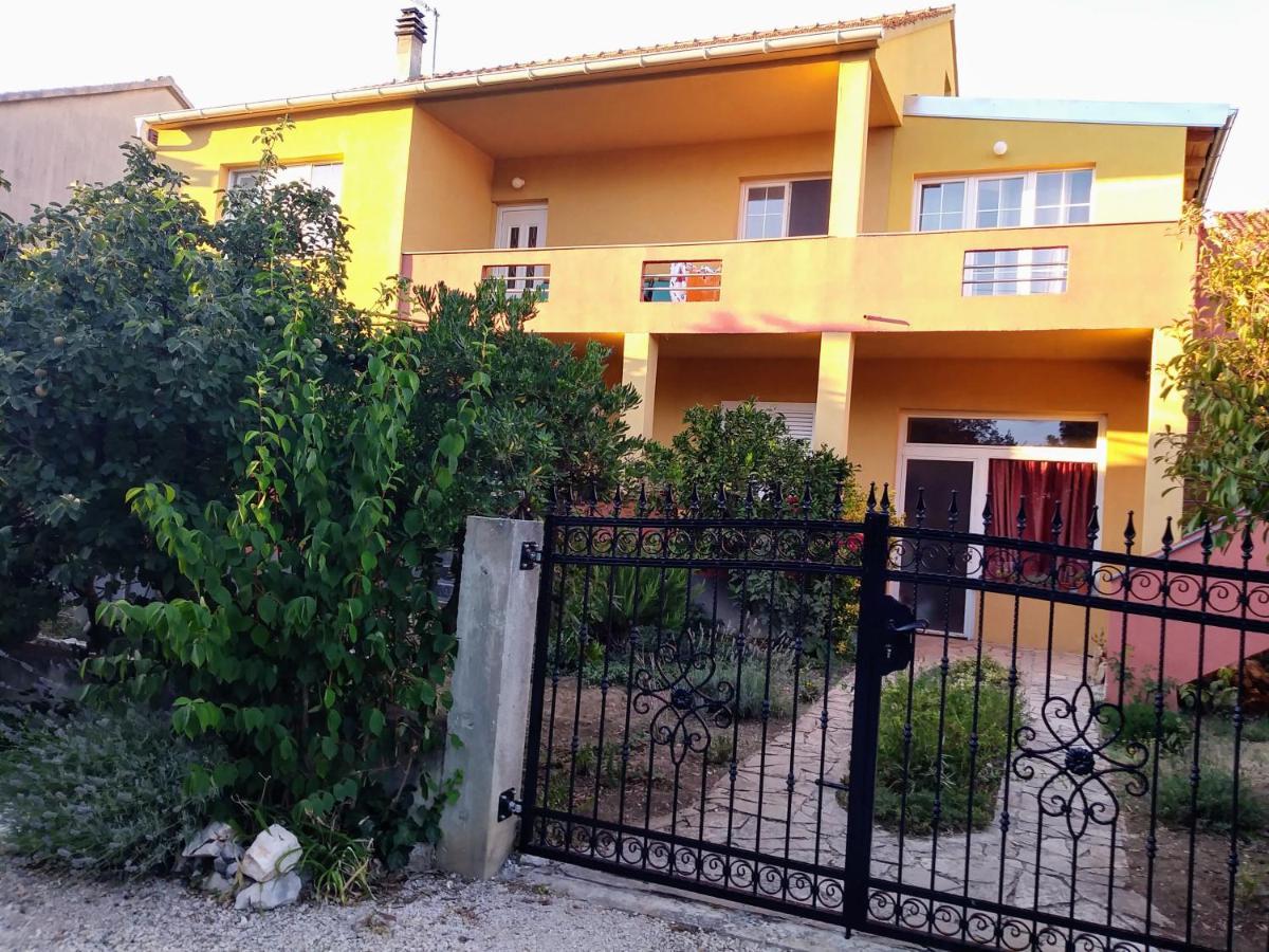 Apartments Mira Biograd Na Moru Ngoại thất bức ảnh