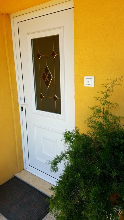 Apartments Mira Biograd Na Moru Ngoại thất bức ảnh