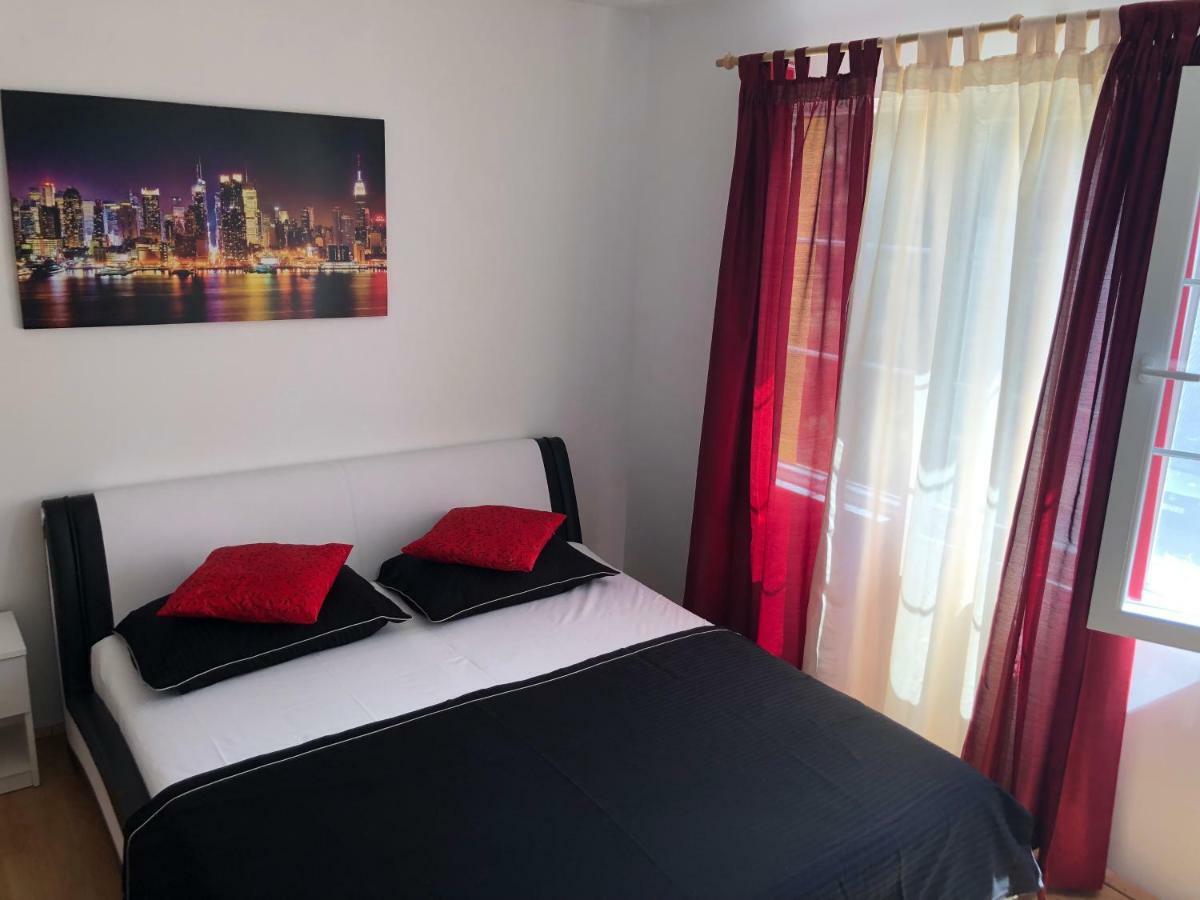 Apartments Mira Biograd Na Moru Ngoại thất bức ảnh