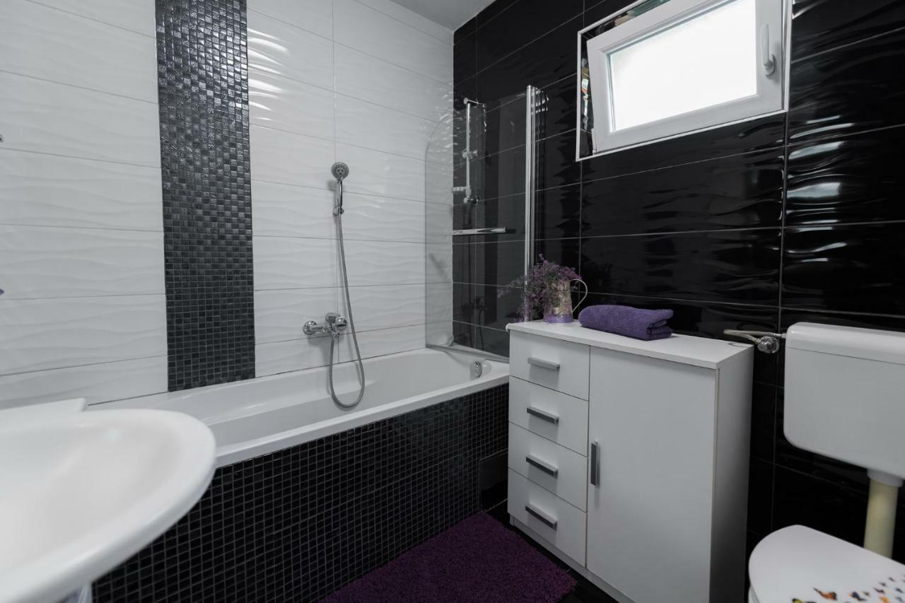 Apartments Mira Biograd Na Moru Ngoại thất bức ảnh